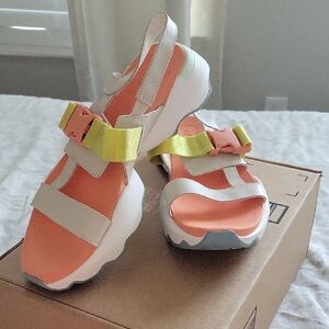 Women's Sandals SOREL Kinetic™ Impact Sling Chalk, Paradiso Peach